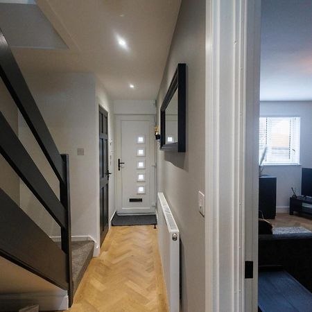 Uber Stylish 3 Bedroom Home Off Road Parking Near Town Centre And Bike Park Wales Merthyr Tydfil Dış mekan fotoğraf