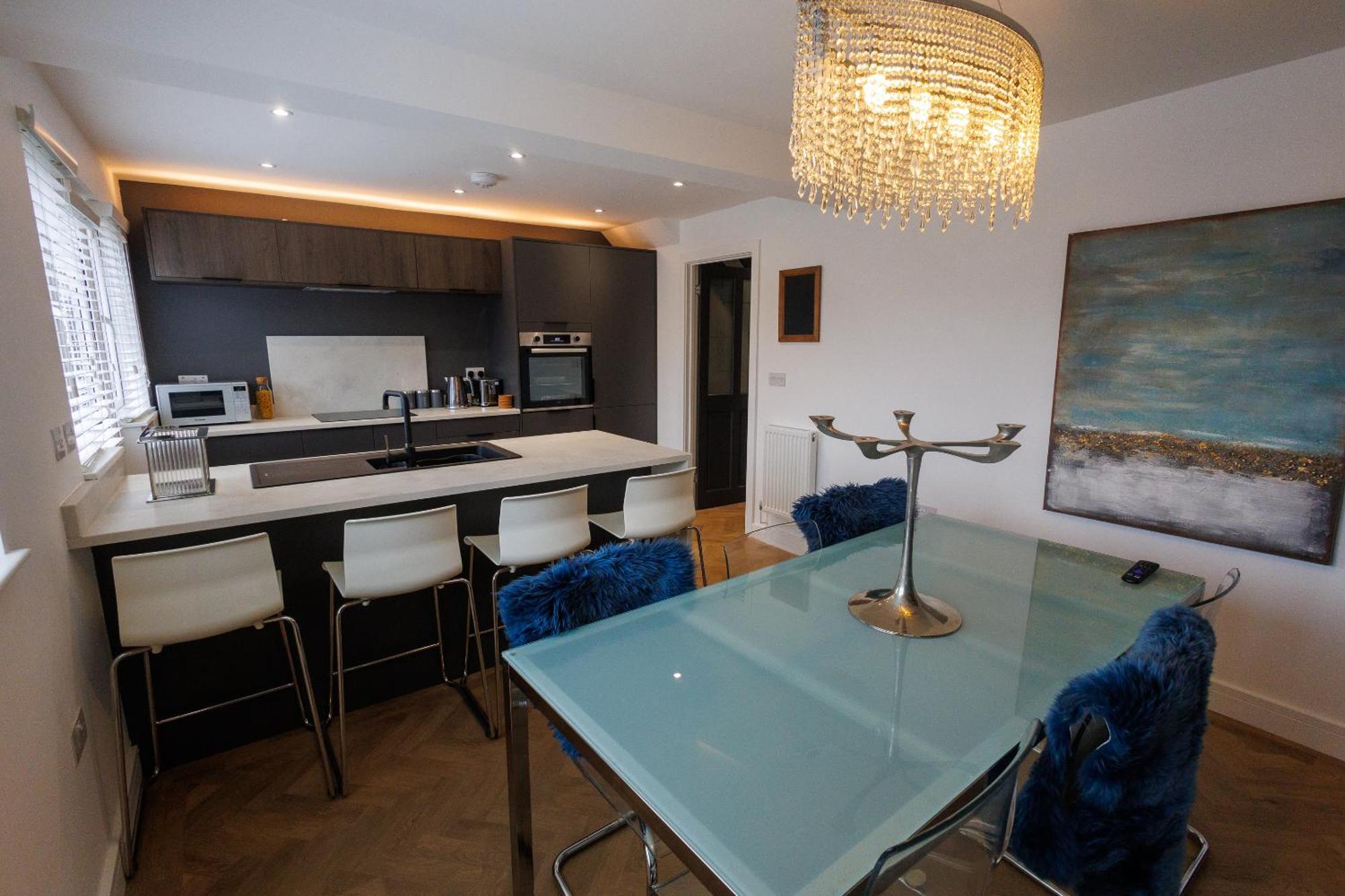 Uber Stylish 3 Bedroom Home Off Road Parking Near Town Centre And Bike Park Wales Merthyr Tydfil Dış mekan fotoğraf