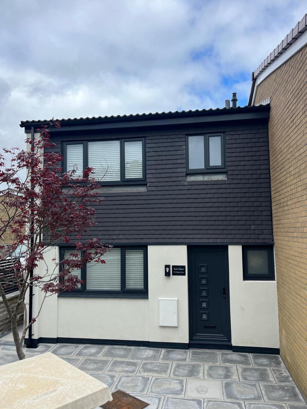 Uber Stylish 3 Bedroom Home Off Road Parking Near Town Centre And Bike Park Wales Merthyr Tydfil Dış mekan fotoğraf